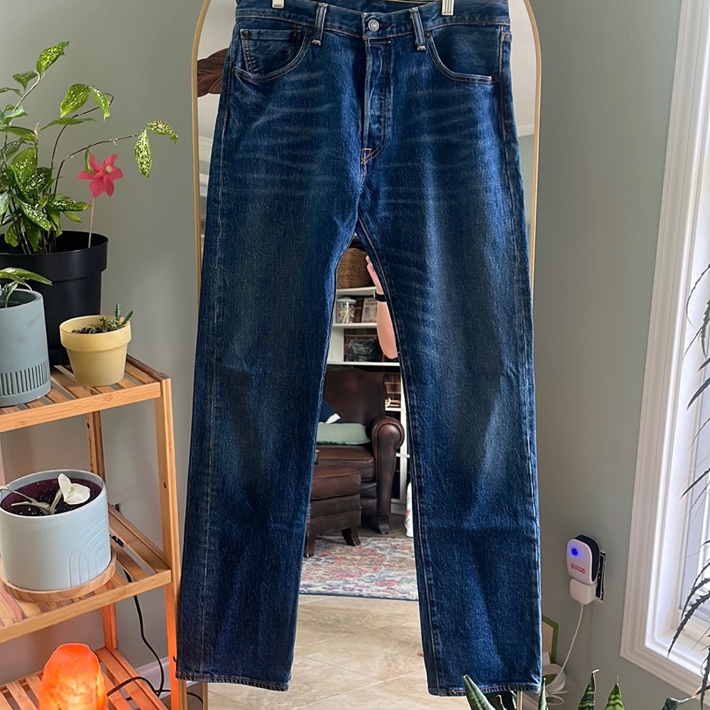 Men’s button fly Levi 501 jeans, 32W x 34L